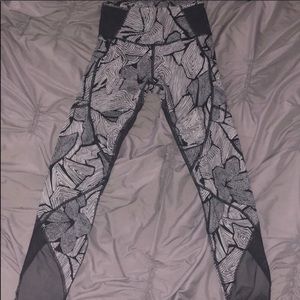 Lululemon Grey Patterned Leggings